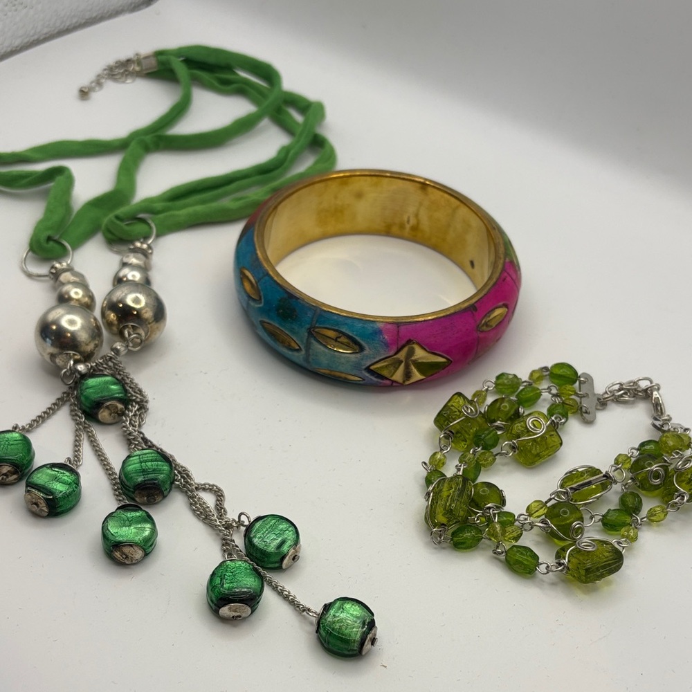 Vibrant Multicolor Necklace and Bracelet Set